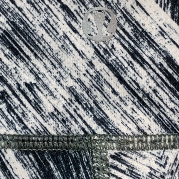 Lululemon Wunder Under Crop - *Full-On Luon - Size 4 - Picture 6 of 8